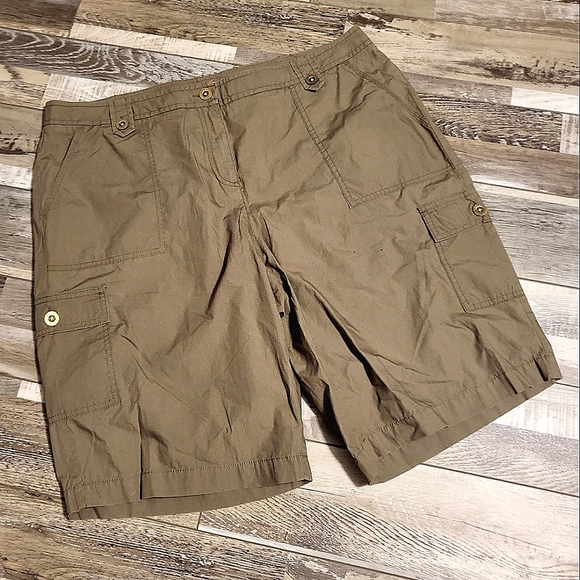 Michael Kors Pants - EUC - Women's Michael Kors Women's SZ 14 cargo shorts